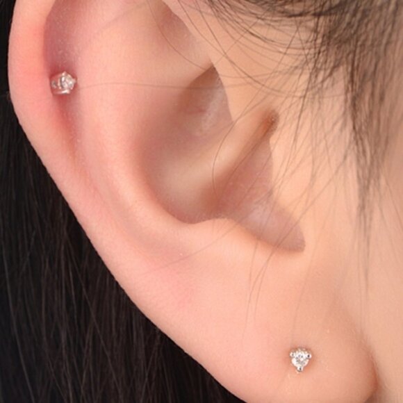 Alquimia Jewelry - Extra tiny diamond dots/Zirconia 3mm stud earrings/lux/quiet luxury minimalist